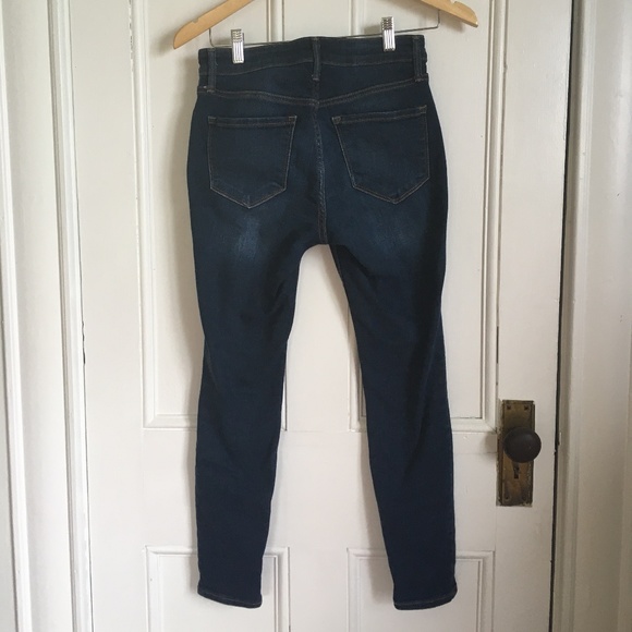 Old Navy Mid-rise Super Skinny Rockstar 2 Short - Picture 4 of 11